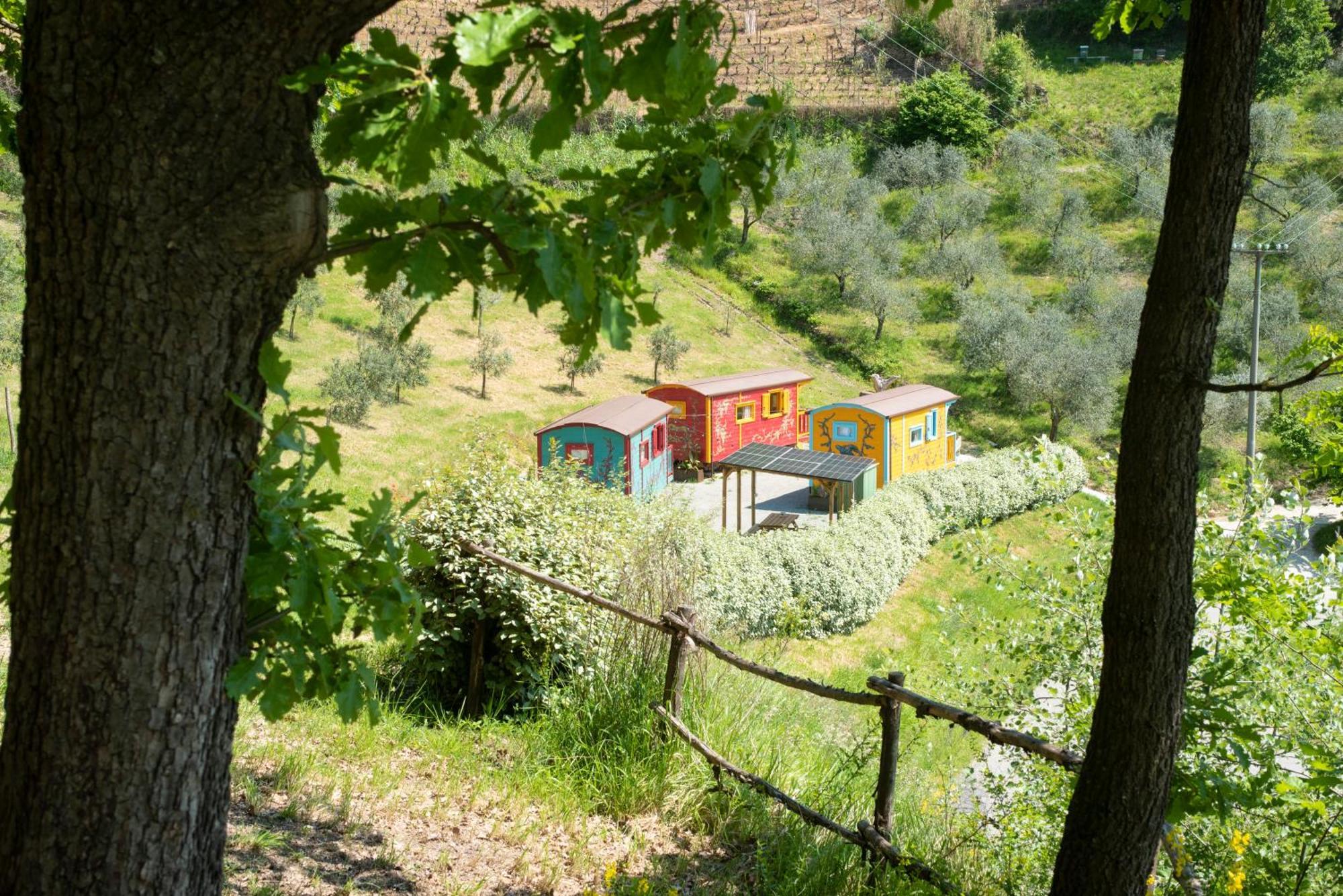 Agriturismo La Rovere - I Carrozzoni Gitani Cossano Belbo Ngoại thất bức ảnh
